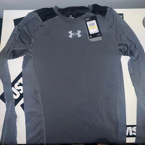 Grey Underarmour Top